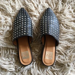 DV by Dolce Vita Black studded Mules/Flats Sz 8